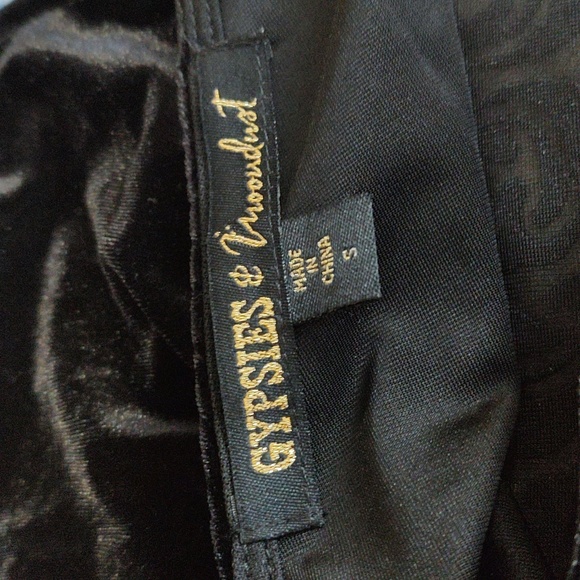 Black Velvet Gypsies and Moondust Top - Picture 7 of 7